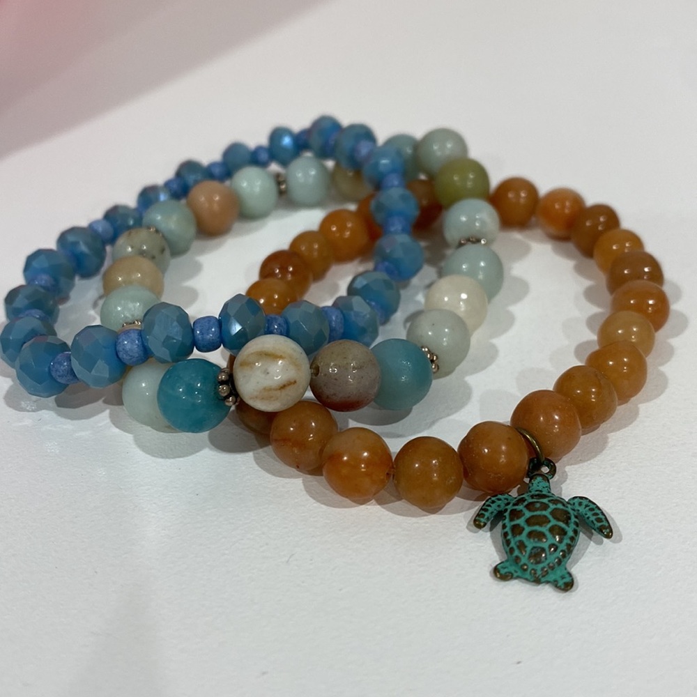 Artist Handmade bracelet set with sea turtle charm - Picture 5 of 5